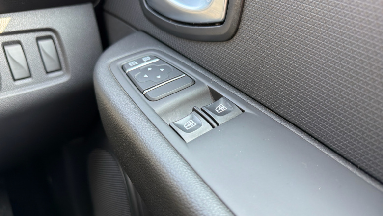 Renault Clio 1.2 16V Play 5dr Petrol Hatchback